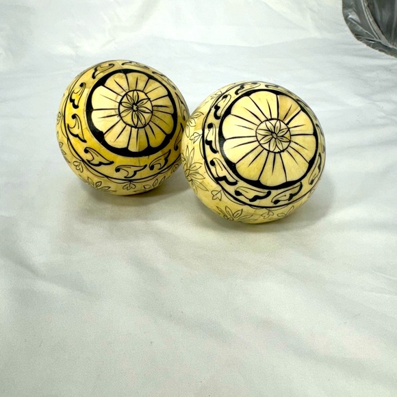 VTG/Antique RARE Camel bone spheres